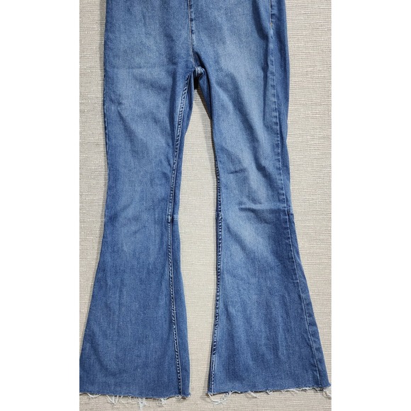 Free People Penny Pull On Flare Jeans Blue High Rise Bell Bottom Raw Hem Size27R - Picture 3 of 12